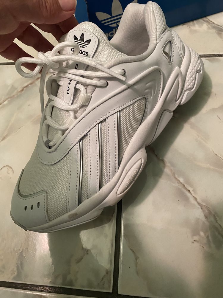 Adidas ozweego alb