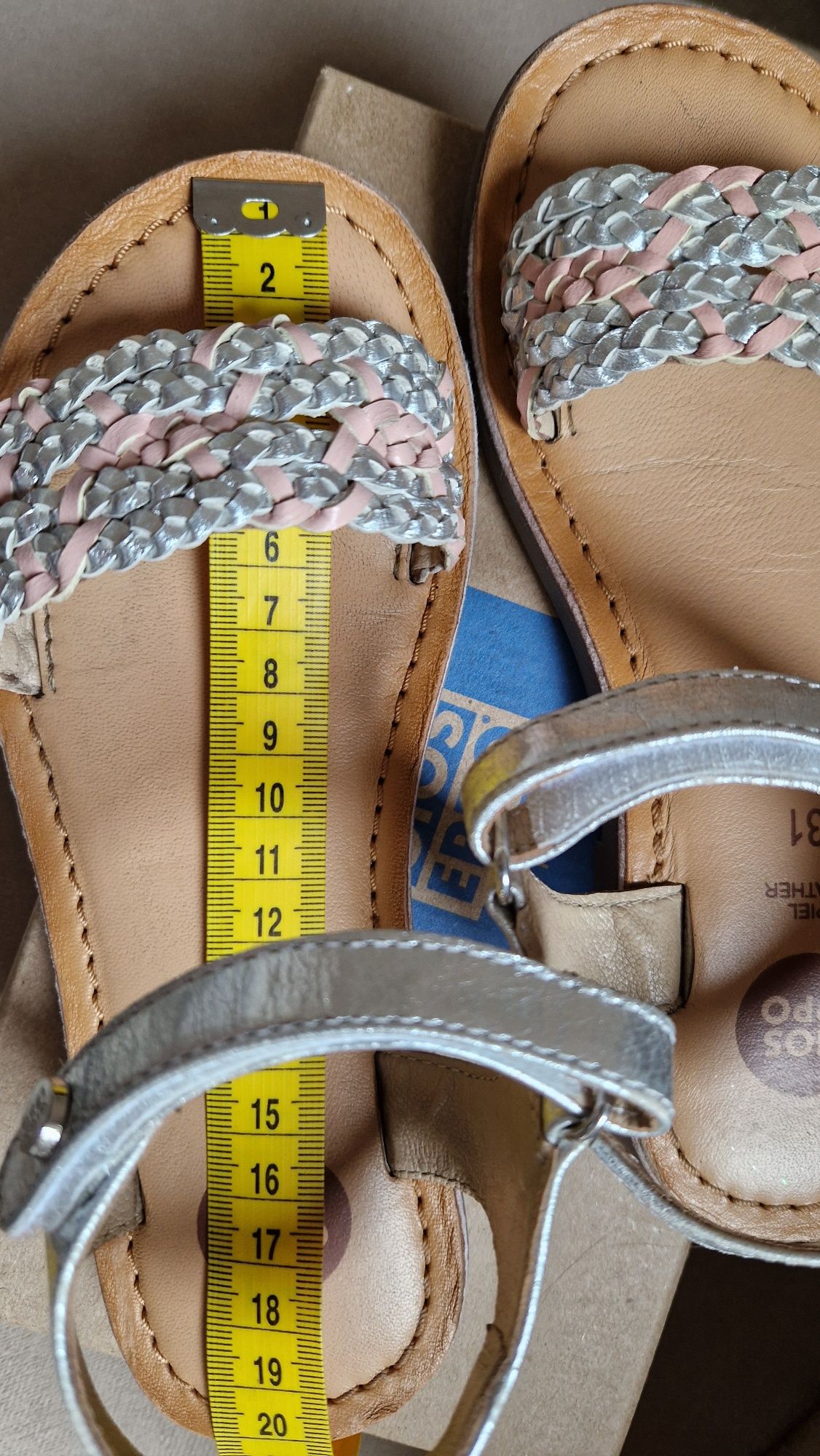Sandale Gioseppo, marime 31 (20 cm)
Sandale din piele cu inchidere vel