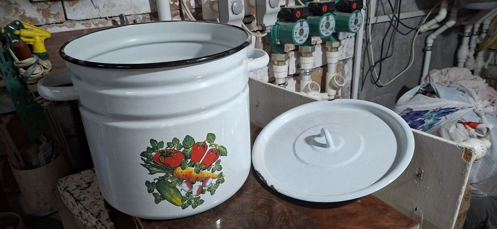 Кастрюли, бидон эмалированые