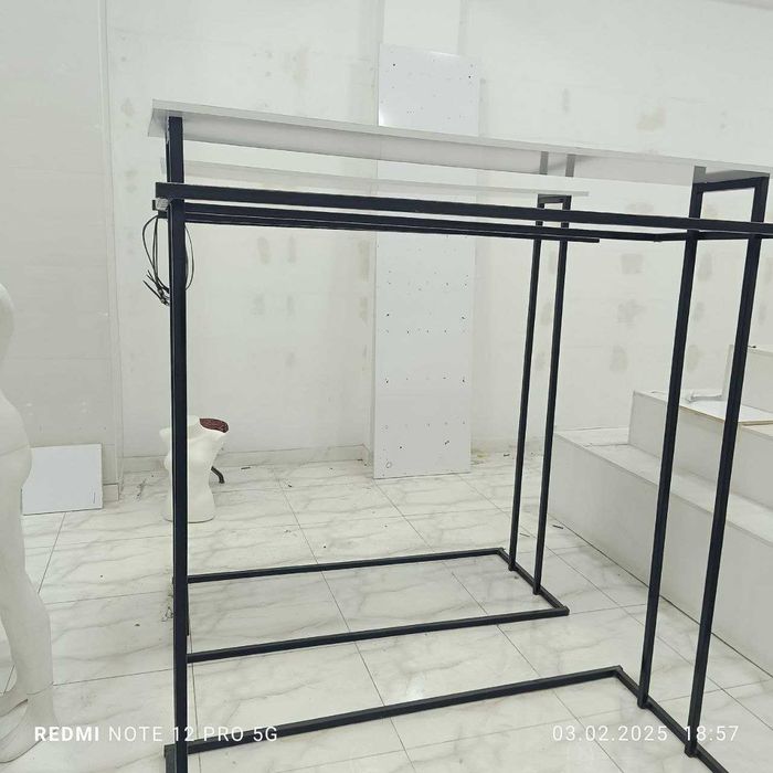 СТЕЛЛАЖ. Кийим-кечак дўкони