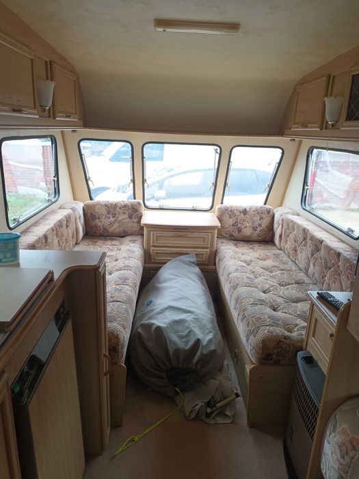 Каравана Lunar 4-места