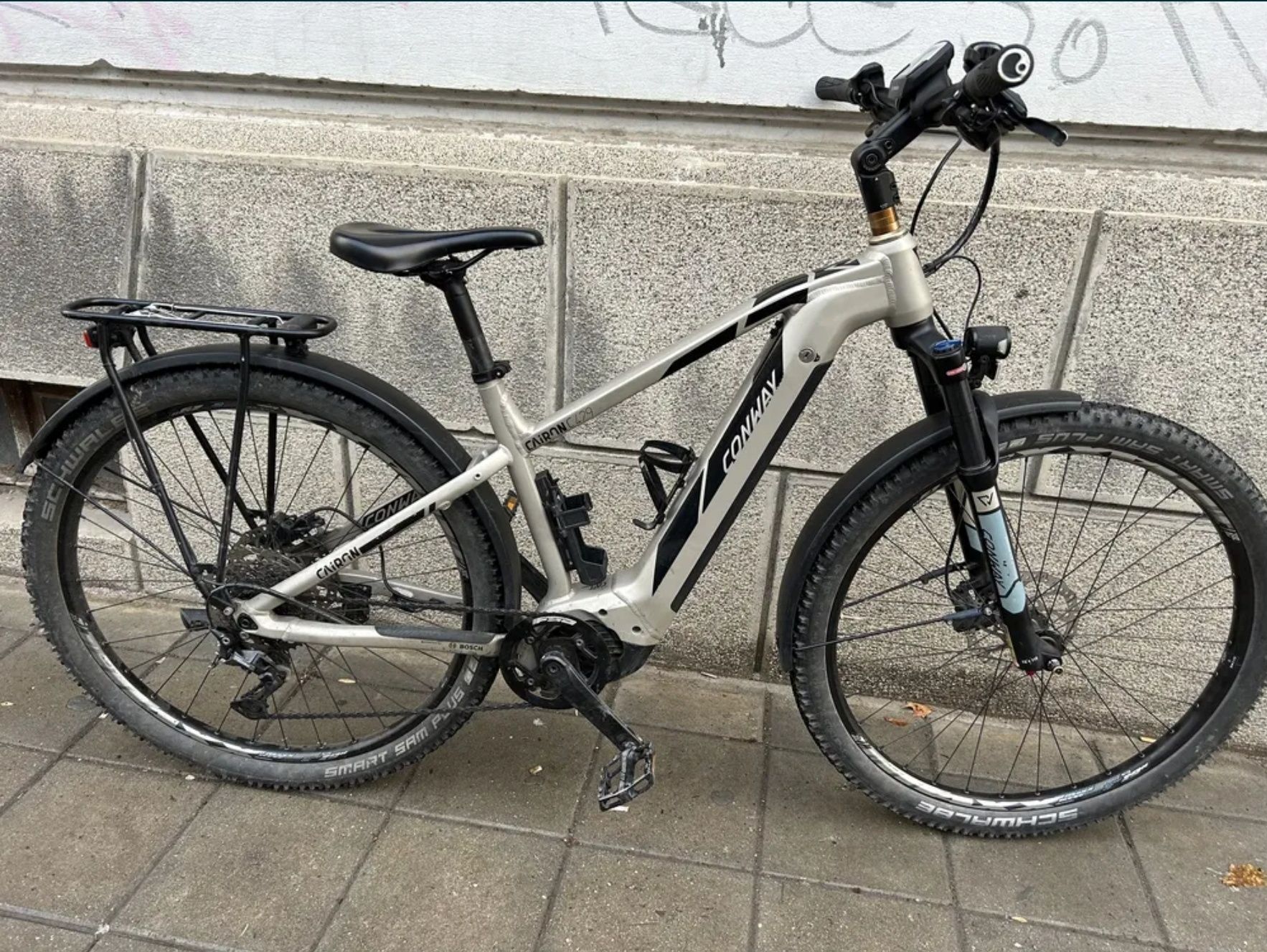 Angajam curieri Glovo Bolt Tazz / biciclete electrice de inchiriat