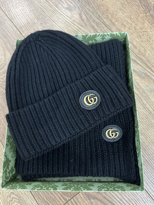 Set Gucci caciula şi fular
