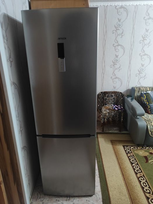 Холодильник бош продам