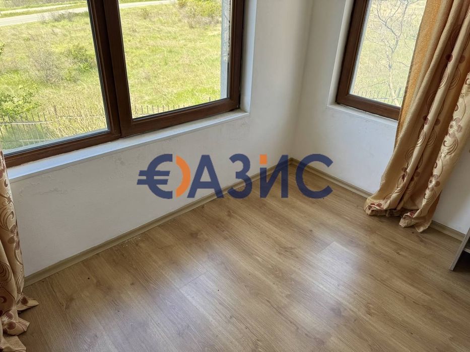 Продава се Двустаен апартамент в с. Кошарица, Област Бургас - 67 кв.м за 923 €/кв.м - Снимка #12