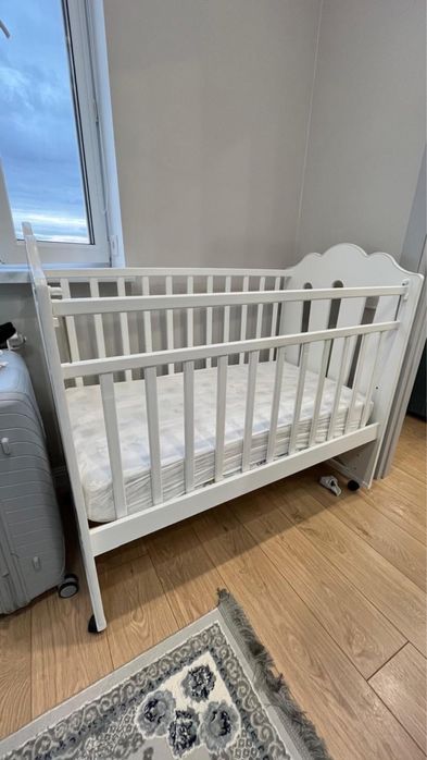 Продам детскую кровать, не пользовались почти