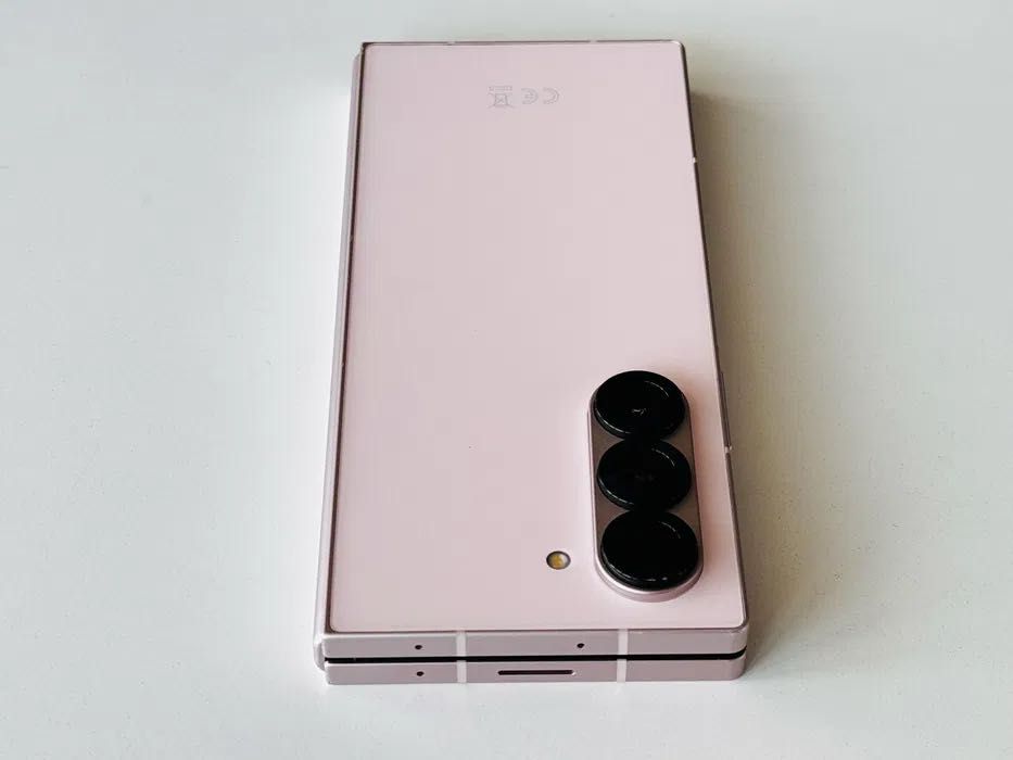 Samsung Galaxy Z Fold 6 256GB Pink Гаранция 6 месеца