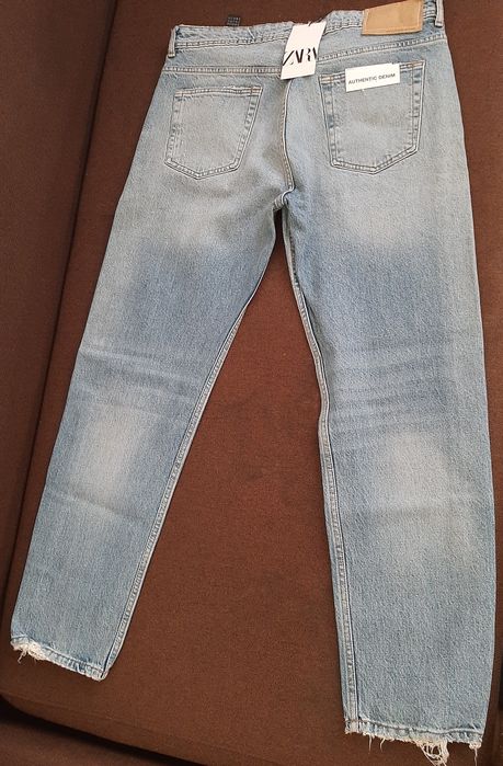Vând blugi bărbătești ZARA, noi, cu etichetă, albaștri, talia 44