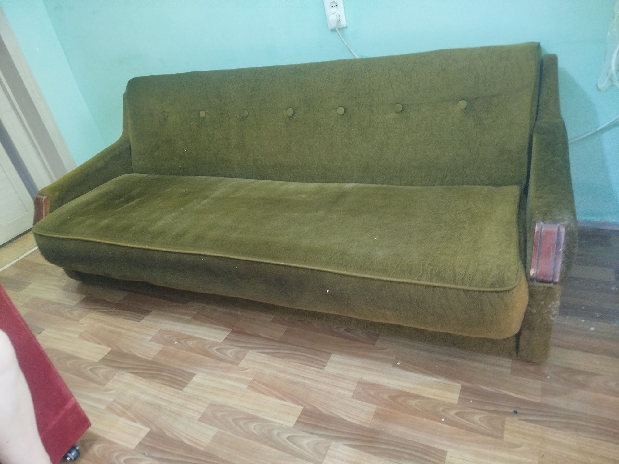 Диван-кровать и два кресла за 15000