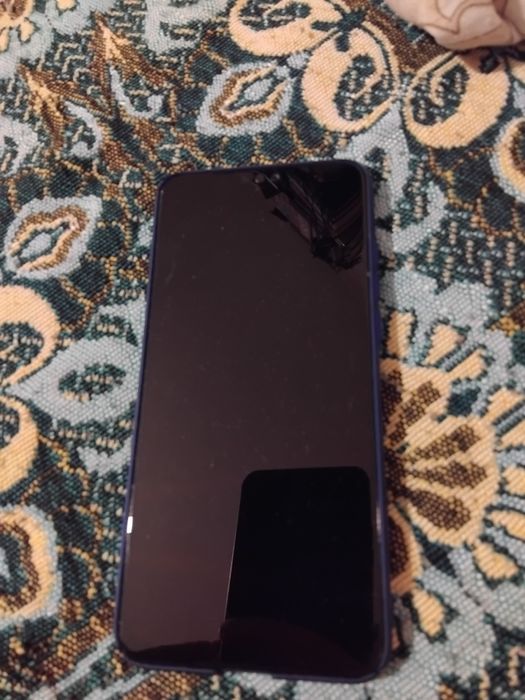 Продавам телефон