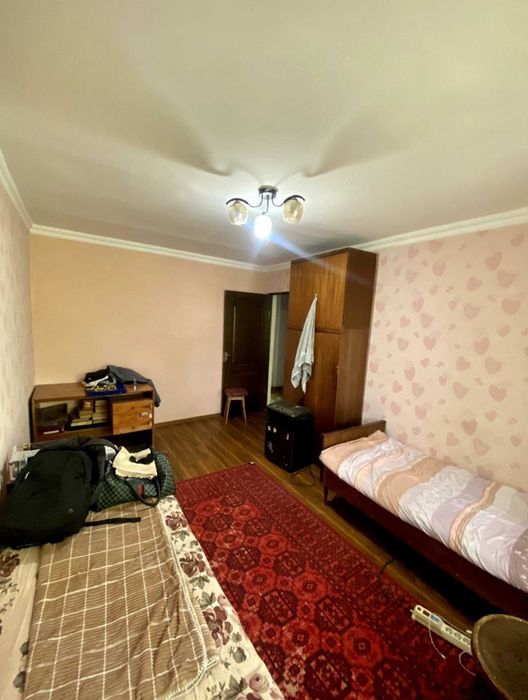 Продаётся трёхкомнатная на метро Максим Горького