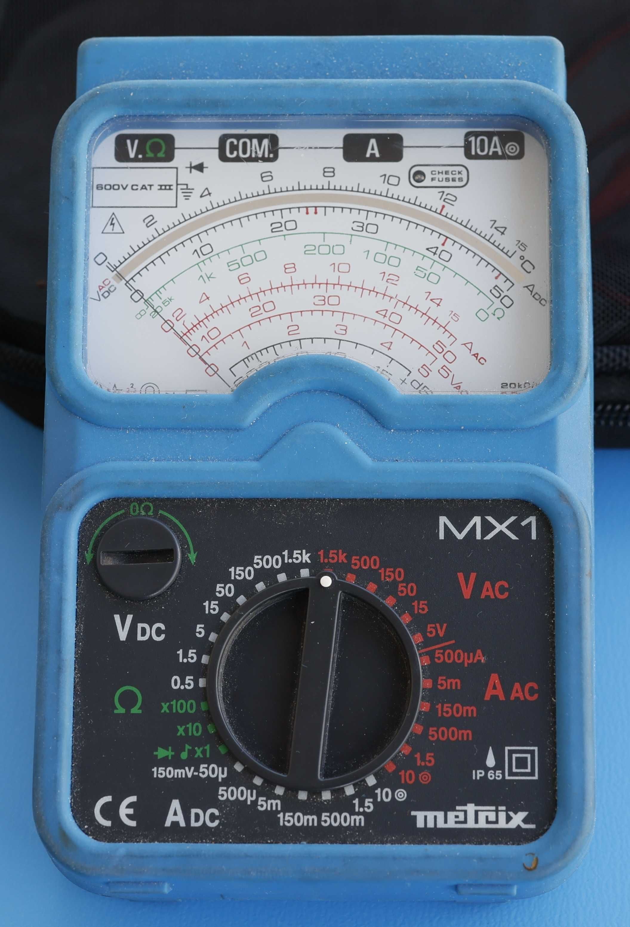 Multimetru analogic Metrix MX1, IP65, CAT II 1000 V, CAT III 600 V