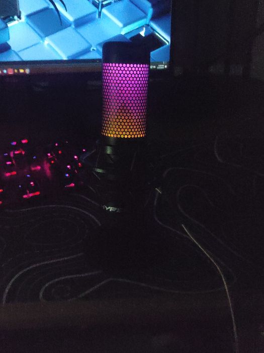 Микрофон HyperX Quadcast S
