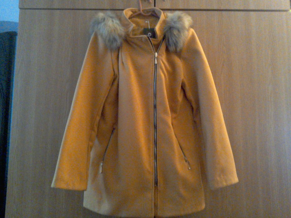 Haină (jachetă) NOUĂ de damă, elegantă, tinerească cu glugă detaşabilă