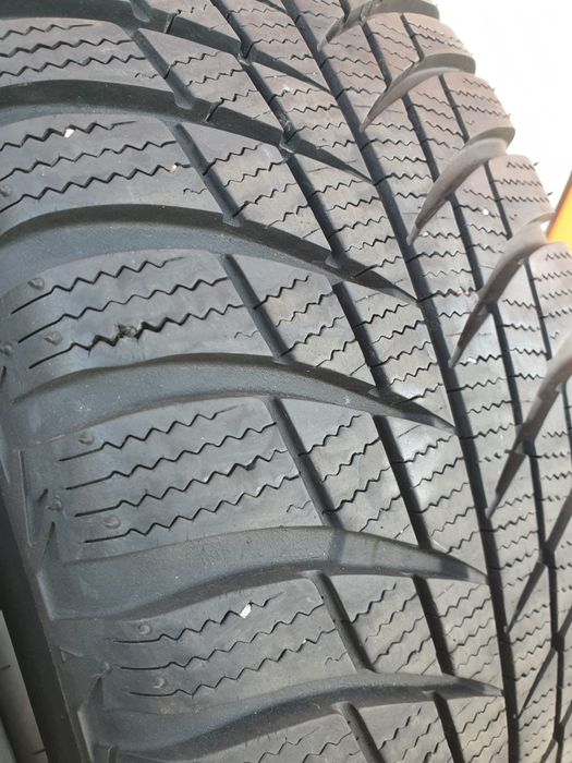 Зимни гуми 2 броя BRIDGESTONE Blizzak LM001 205 70 R16 дот 2421