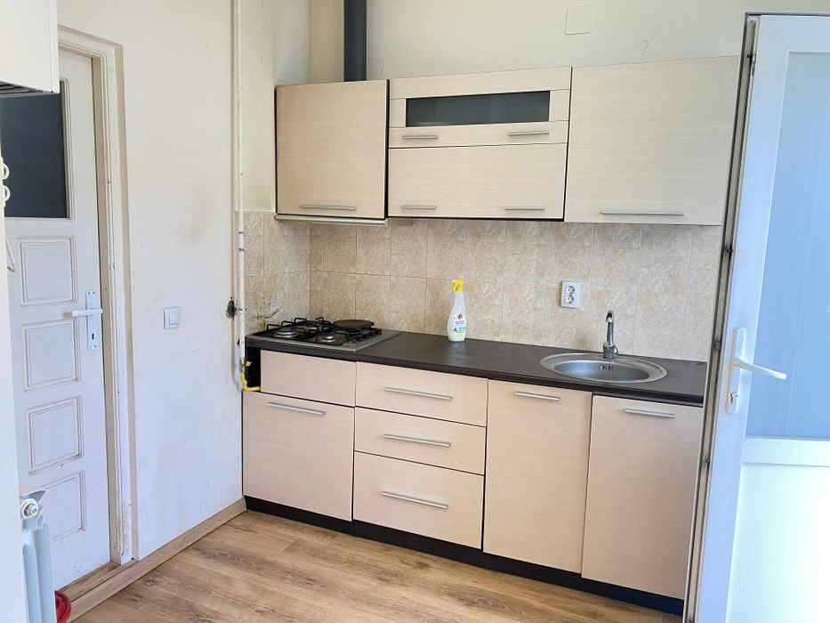 Vând garsoniera utilată