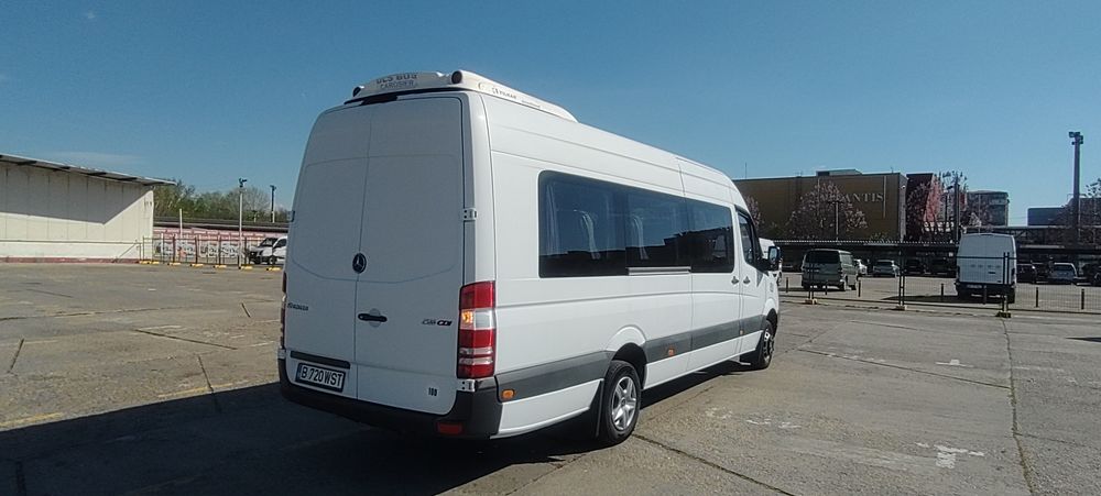 Inchiriez microbuz  Transport persoane  17 locuri 9 locuri