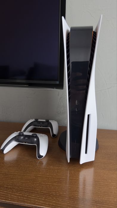 Ps5 cu disk si doua manete