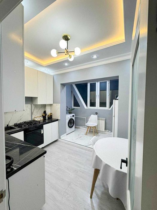 Продам 3 ком Центр Алишер Империя