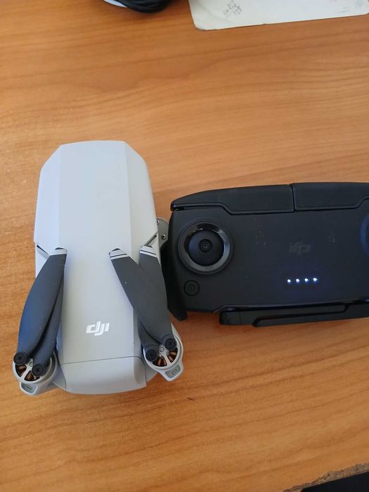Dronă Mavic mini