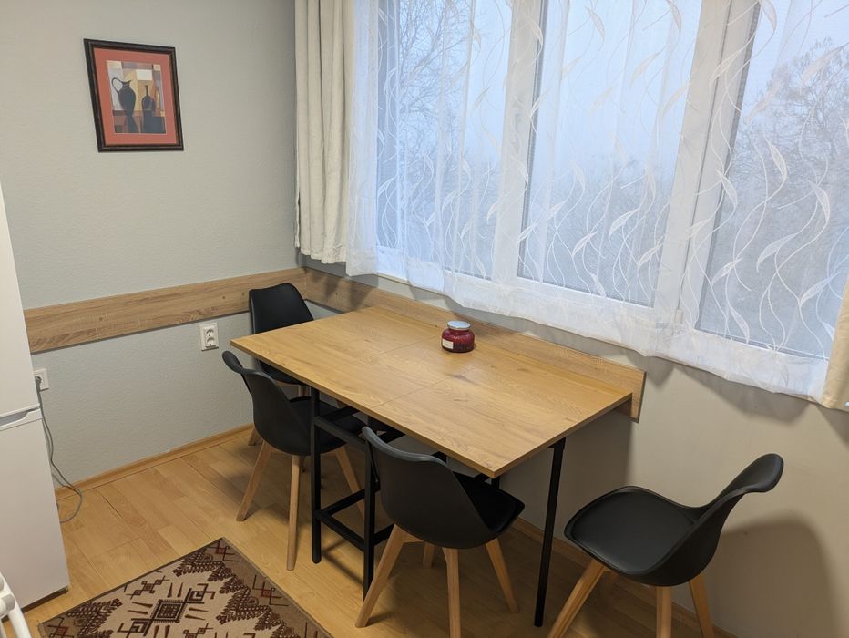 Тристаен, обзаведен, след ремонт апартамент под наем в Добрич