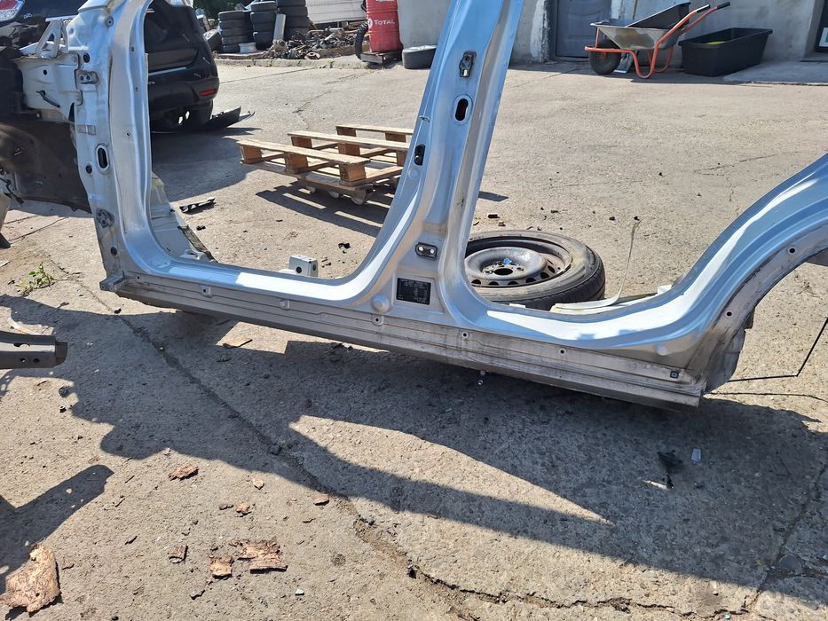 prag stanga suzuki vitara 1.6 benzina 2017