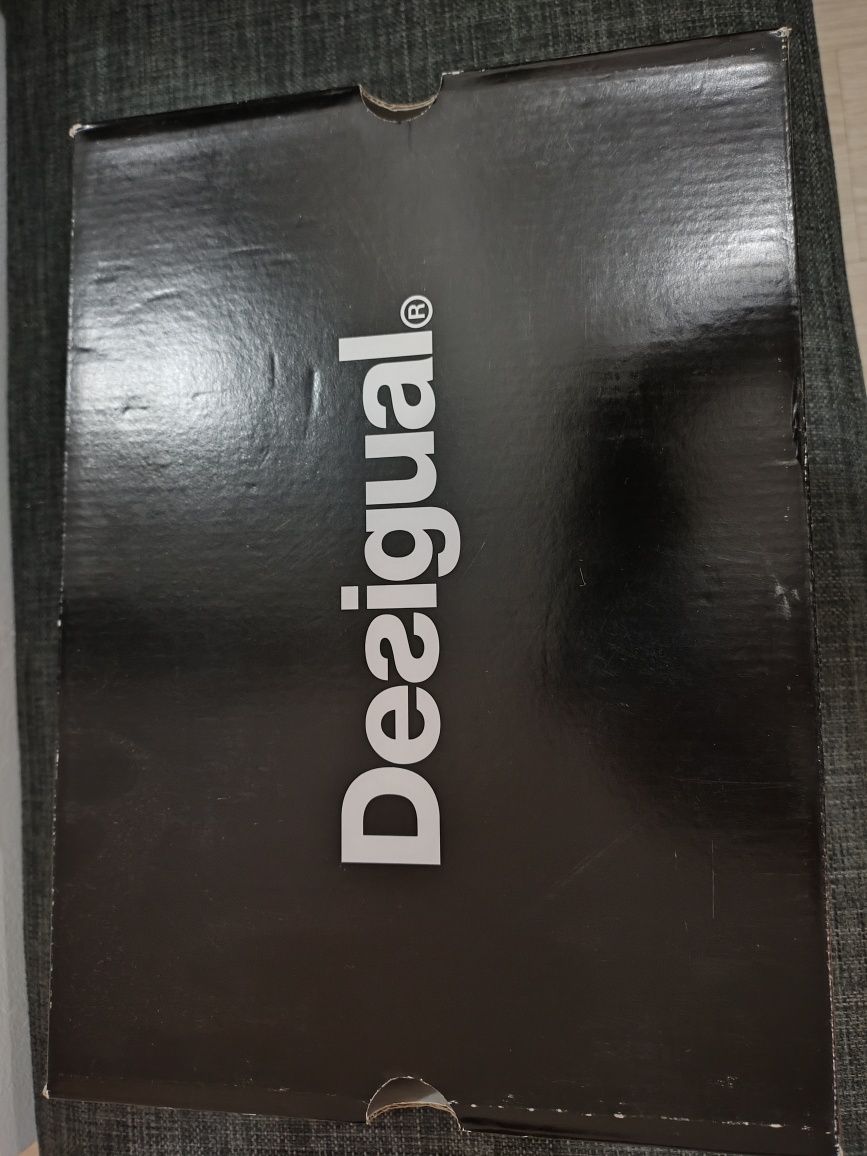 Нови сандали Desigual 40 номер