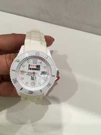 ICE WATCH унисекс часовник в бяло