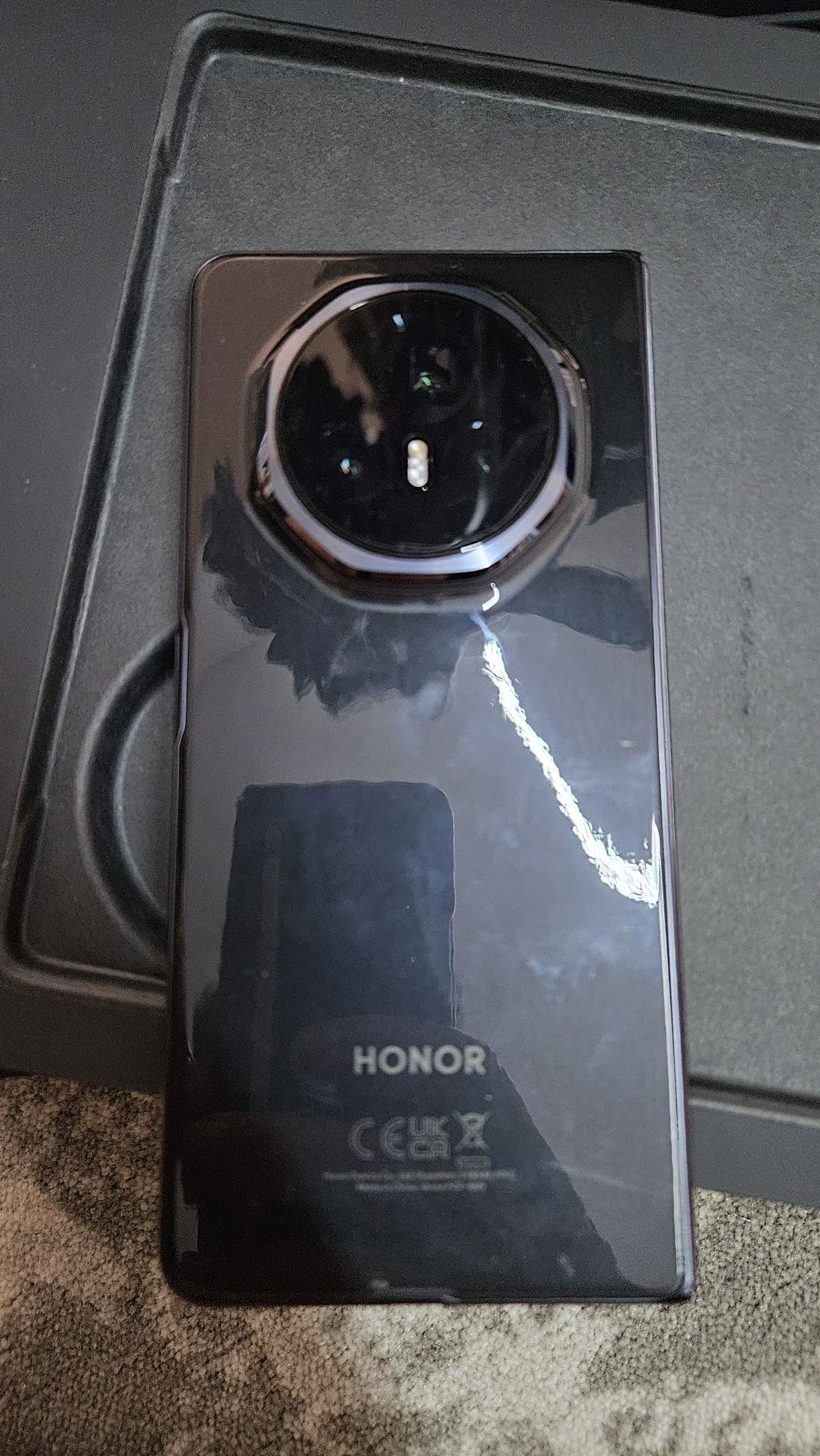Vând Honor magic V3 full box, factura și garantie