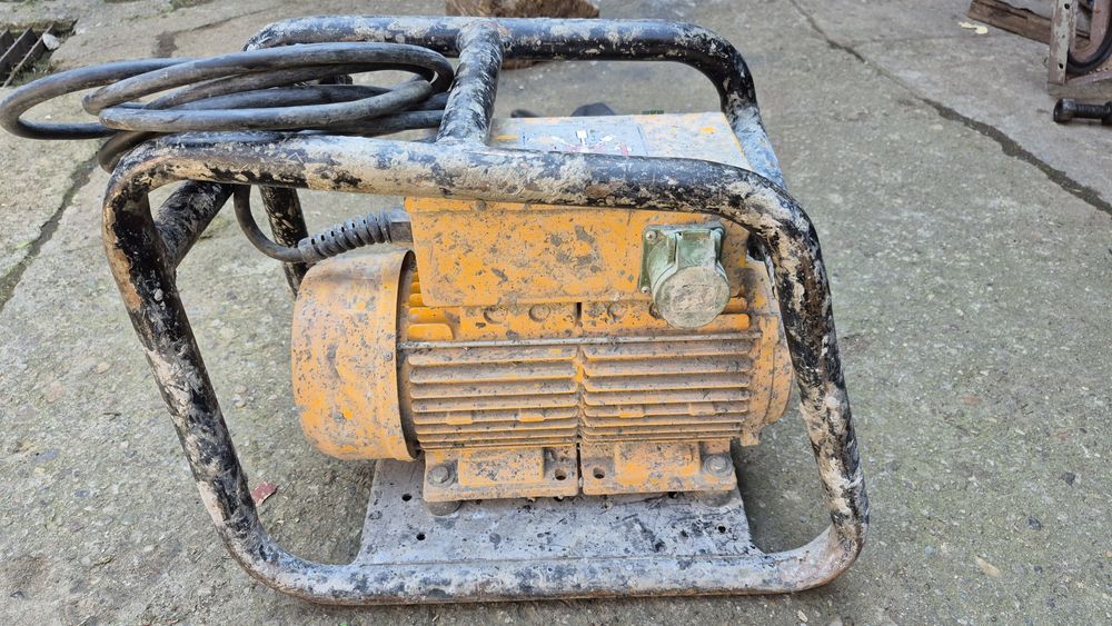 Convertizor electronic pentru vibrator de beton ENAR AFE 2000 MT