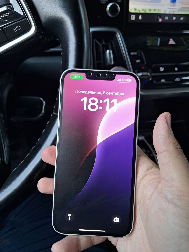 IPhone 13 128. Белый
