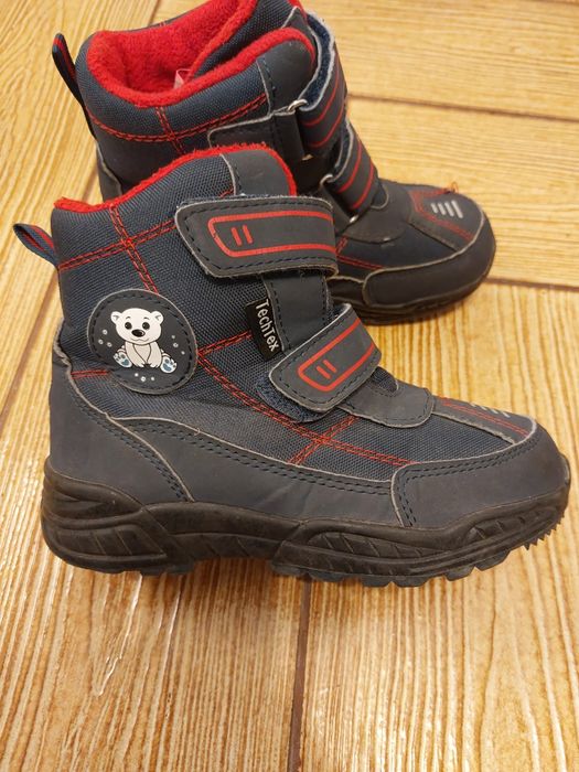 Cizme impermeabile mărime 28.