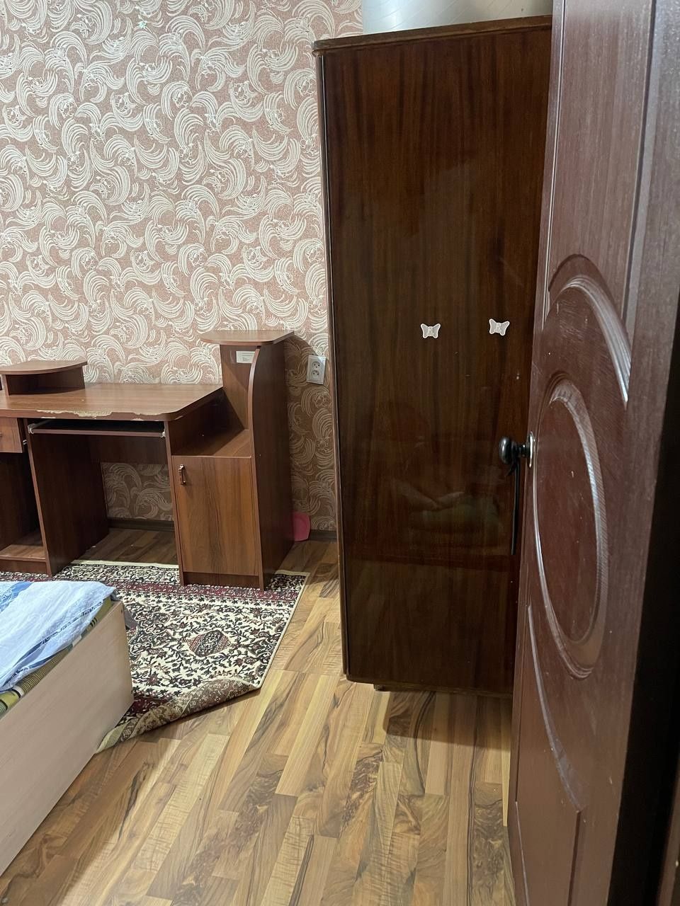 3 комнатной квартиру сдам аренду для девочек  . Ташселмаш 2. 2дом .