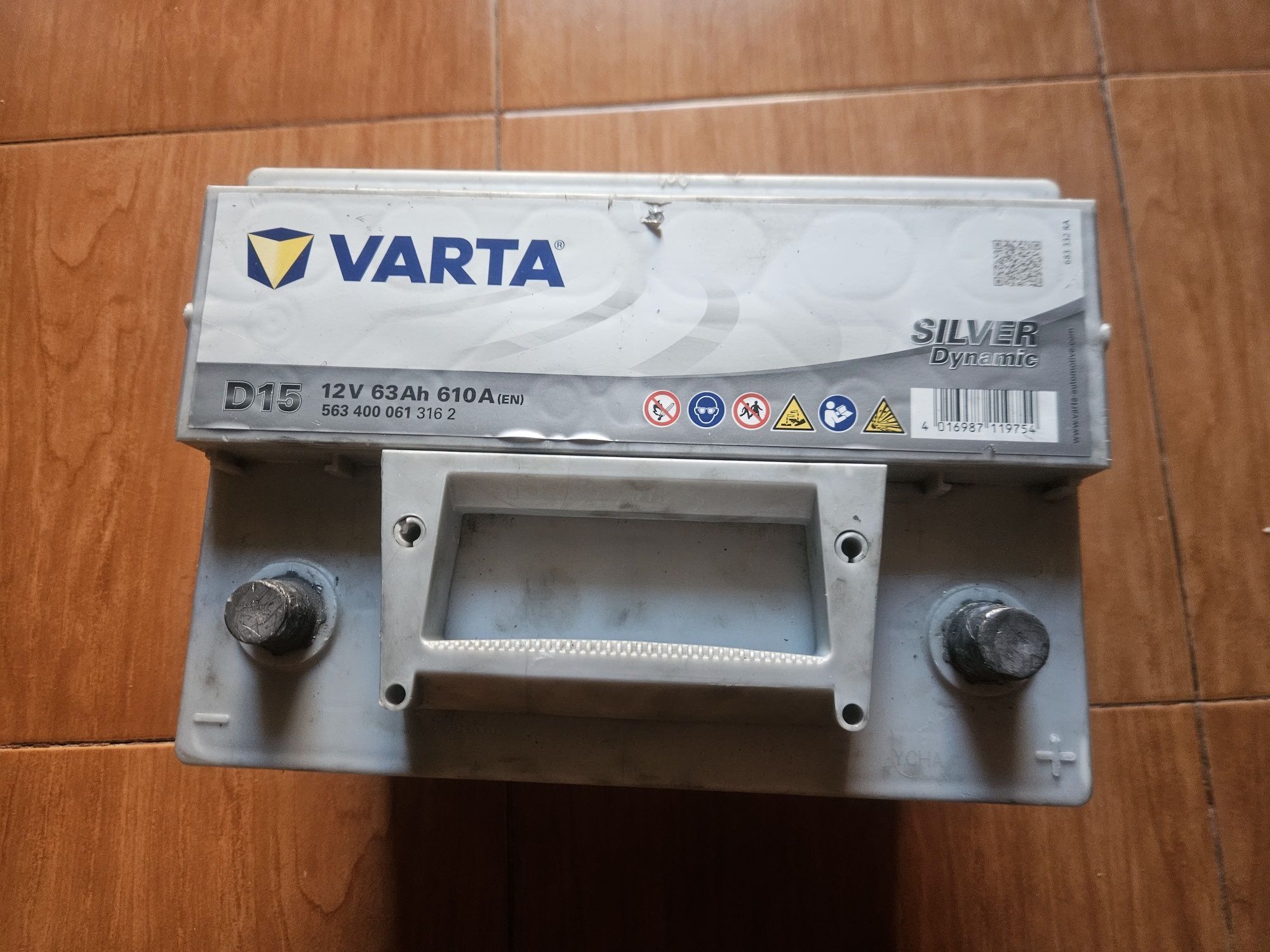 Bateria auto Varta 12V 63AH