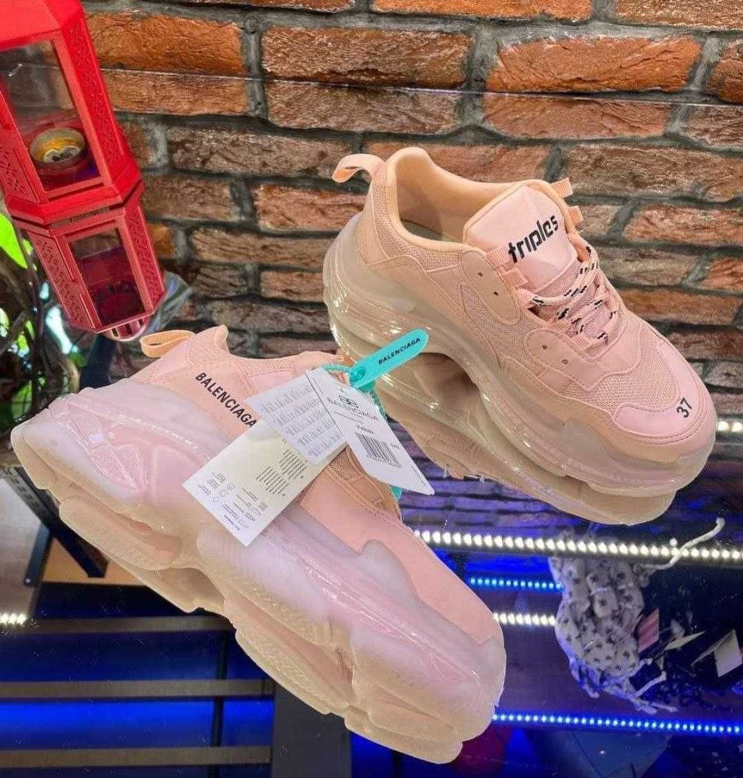 Adidași dama Balenciaga triple S