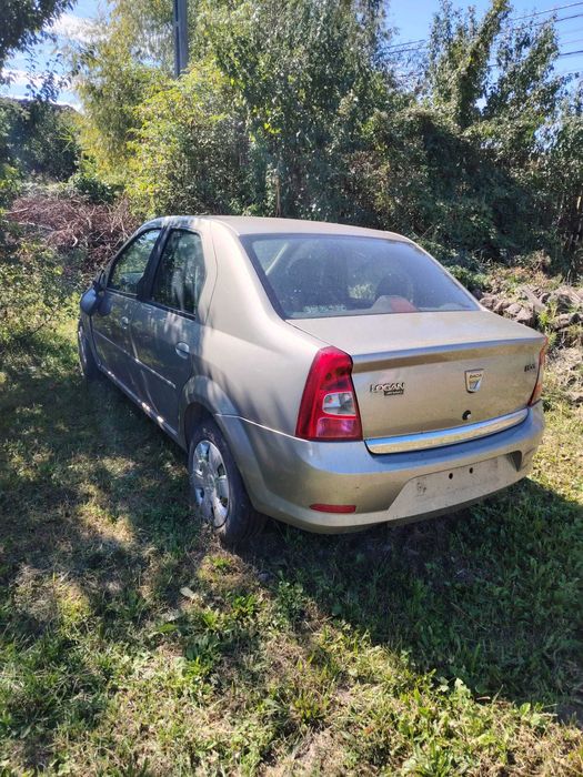 Vând Dacia Logan 1,5 diesel avariat