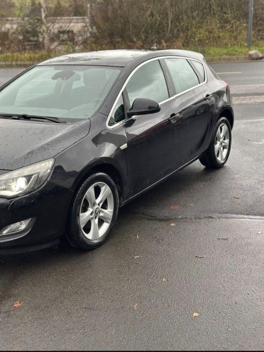 OPEL ASTRA J / 2011/ 1.7CDTI/ 125 CAI