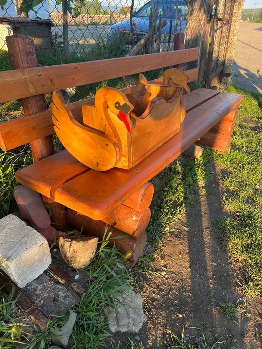 Mobilier rustic din buștean sau cherestea