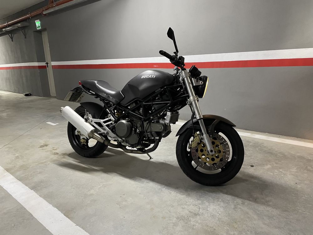 Ducati monster M750 dark