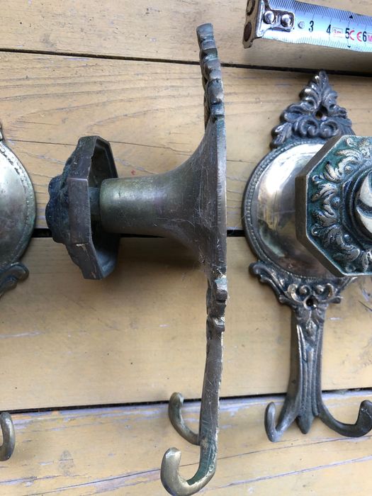 Старинна бронз месинг закачалка