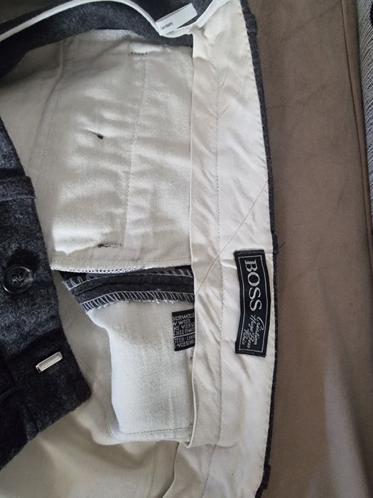 Pantaloni lână Hugo Boss