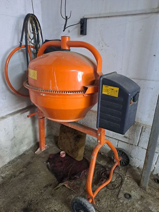 Бетонобъркачка Limex -  намира се в гр. Сливен