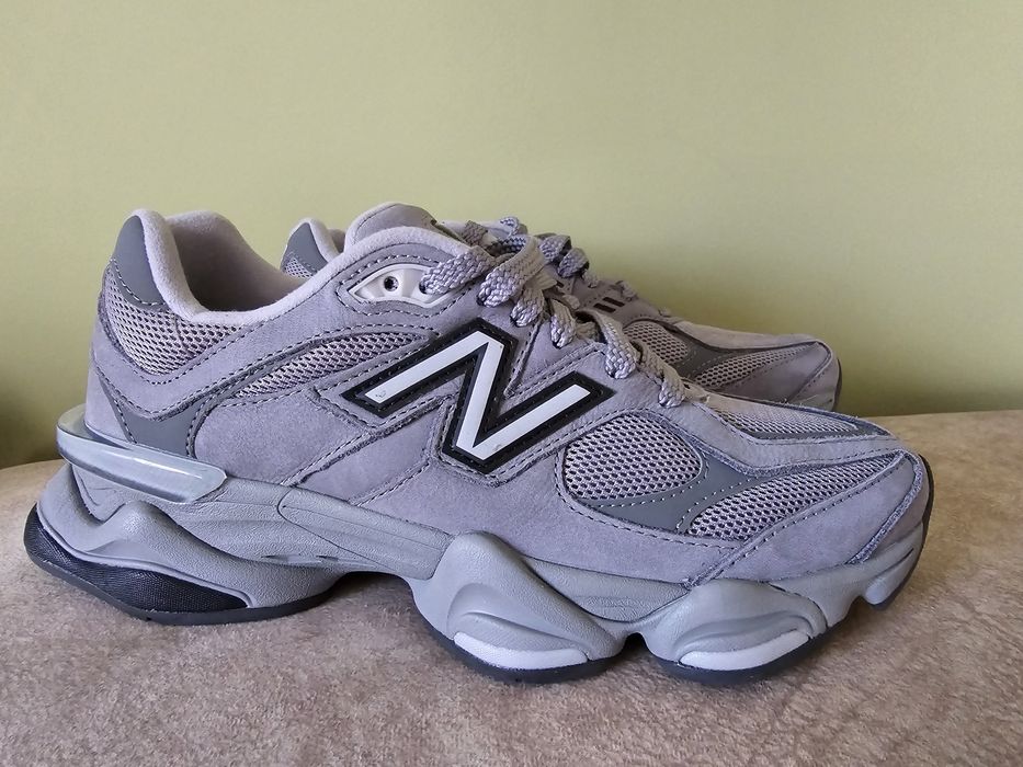 Маратонки New Balance 9060 
Естествена кожа, внос от Англия
