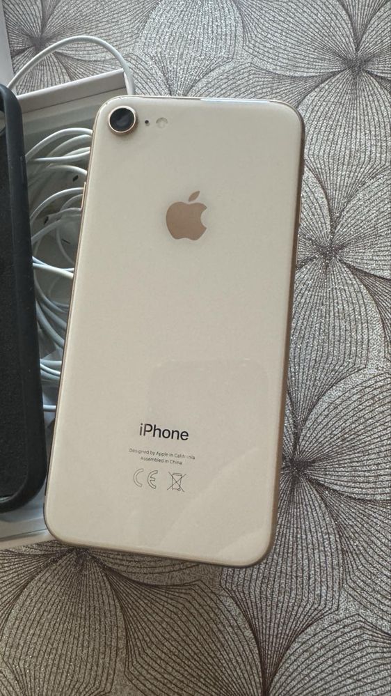 Iphone 8 светъл цвят