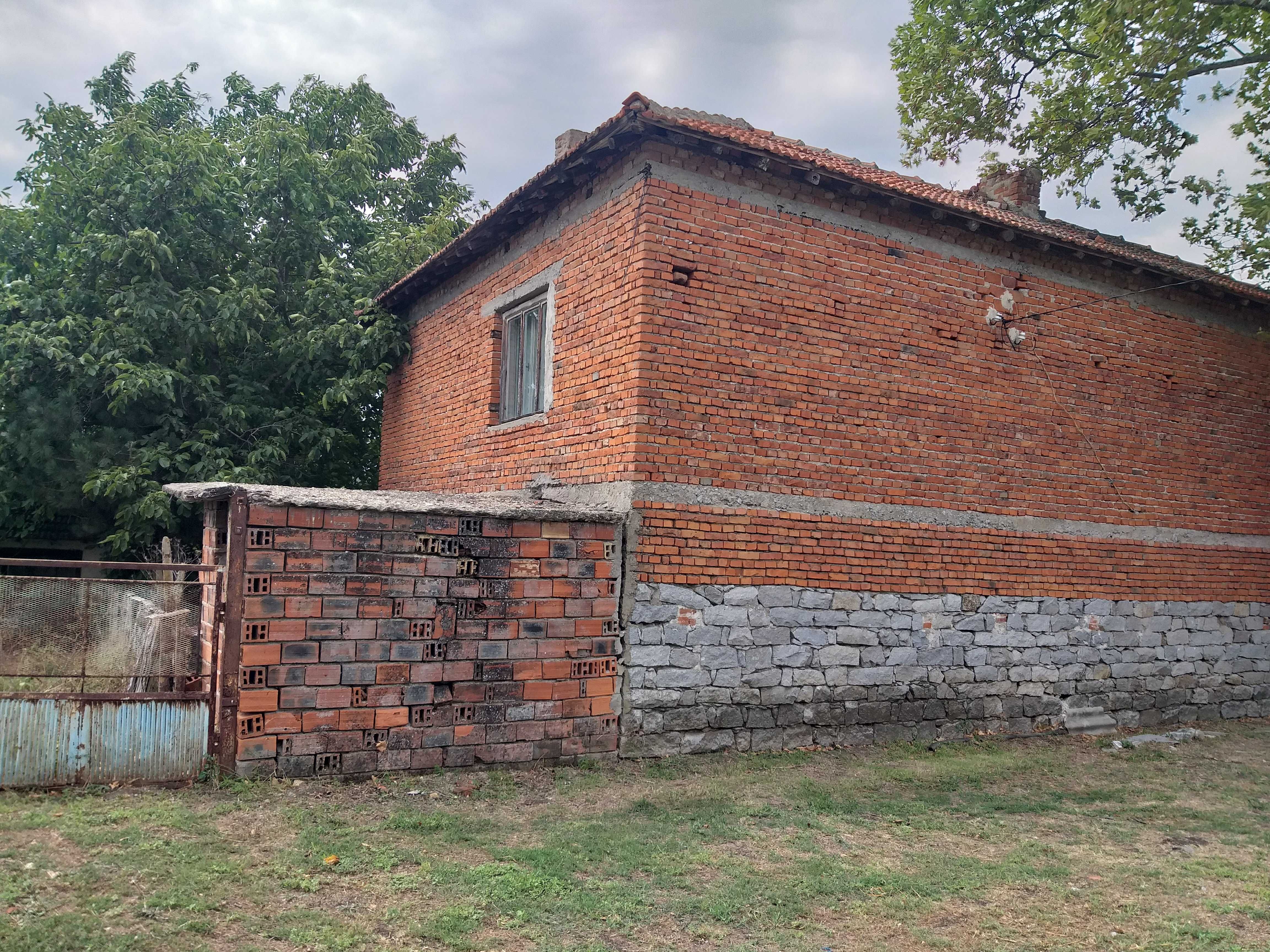 Продаваме къща в село Синапово