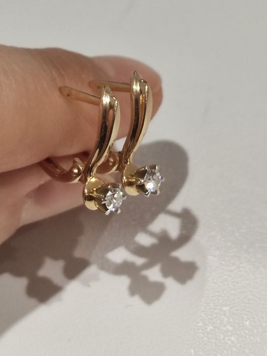 Срочно продам золотые сережки