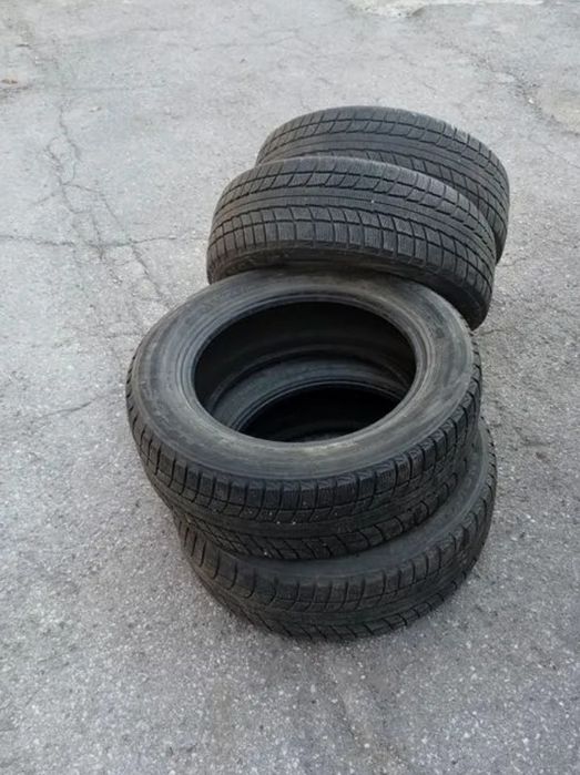 Продам зимние шины 225/60/17 липучка