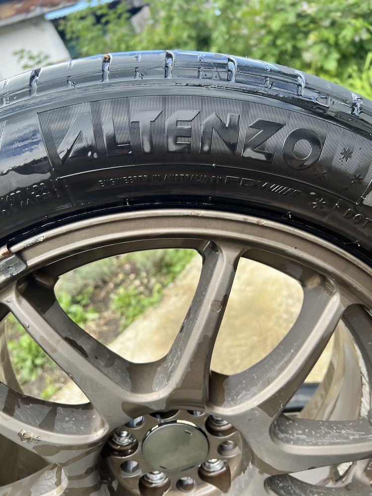 Продам комплект шин 215/55 и дисков R17 5/100