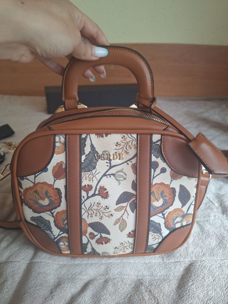 Дамски чанти Liu Jo, Guess, Karl, Pinko, Verde, Zara  и  други.