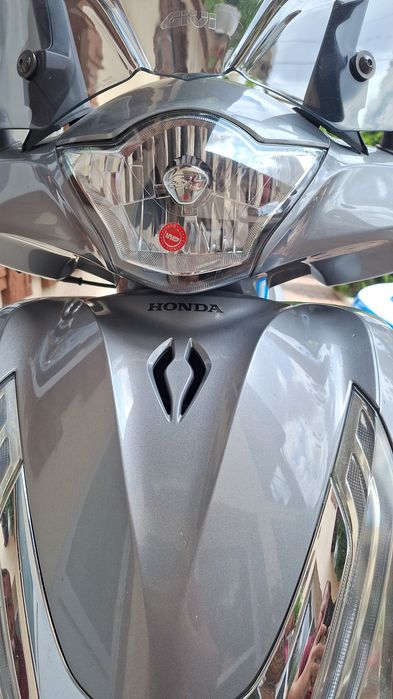 Vand sau schimb cu ATV..Honda sh 125i an fabricație 2016 km 7000